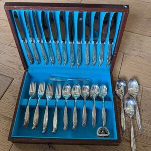 International Silver Flatware Set Silver Danbury Floral Scroll Good 73 Piece Set